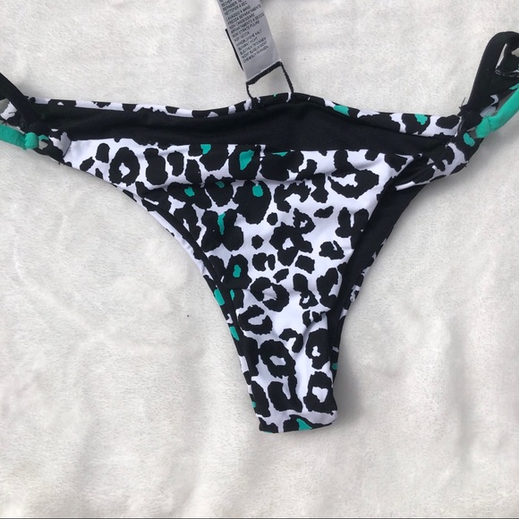 HURLEY animal print bikini bottoms small - Picture 2 of 5